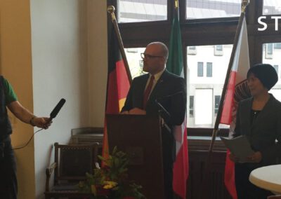 Festakt mit staatlich chinesischem Unternehmen WAE Logistics Co., LTD. im Duisburger Rathaus_06.11.2015