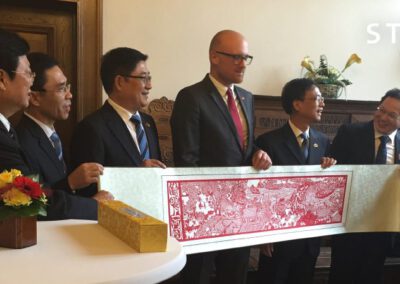 Festakt mit staatlich chinesischem Unternehmen WAE Logistics Co., LTD. im Duisburger Rathaus_06.11.2015